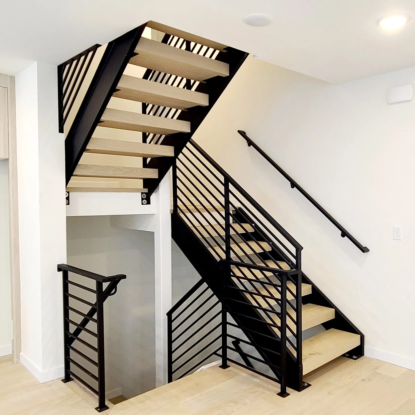C-channel stringer steel staircase