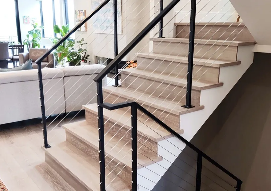 Stainless steel cable railing system