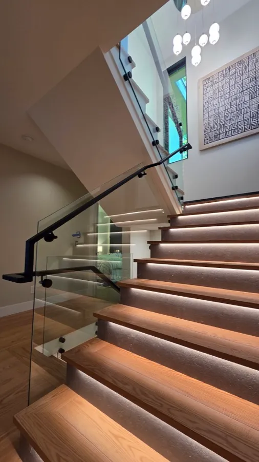 Frameless glass railing system